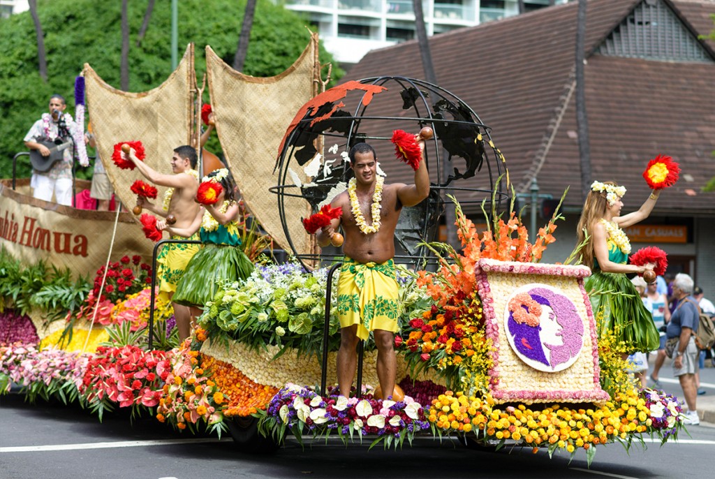 出典：http://www.explorationhawaii.com/2014/09/28/68th-aloha-festivals-floral-parade-2014/